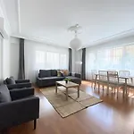 Excelent Location & Spacious No3 Apartment Istanbul