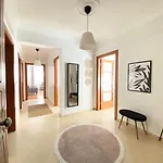 Excelent Location & Spacious No3 Apartment *