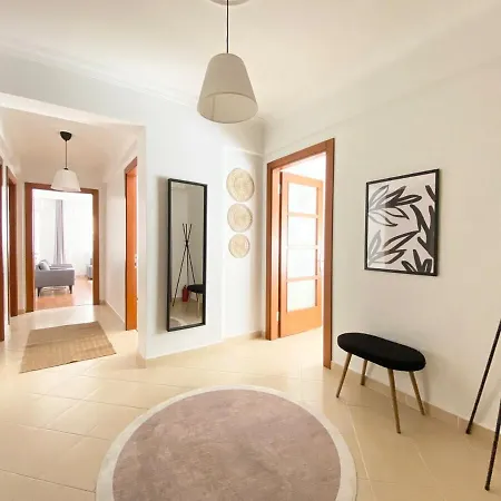 Lejlighed Excelent Location & Spacious No3