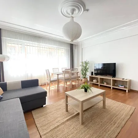 Excelent Location & Spacious No3 アパート イスタンブール