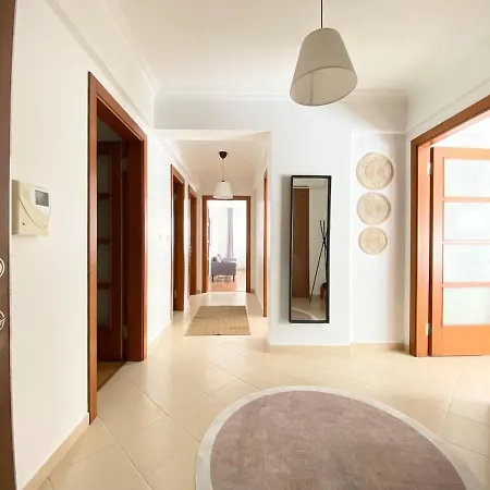 Excelent Location & Spacious No3 Lägenhet