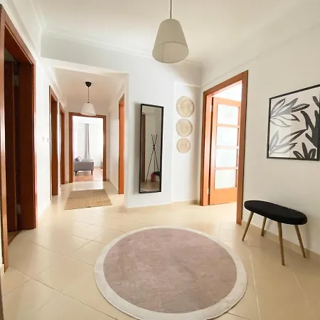 Lägenhet Excelent Location & Spacious No3