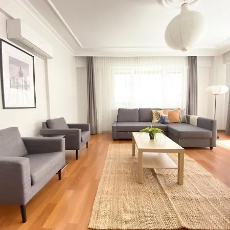 Апартаменты Excelent Location & Spacious No3